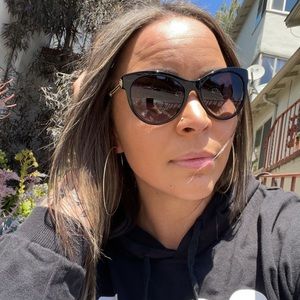 Meet your Posher, Cara